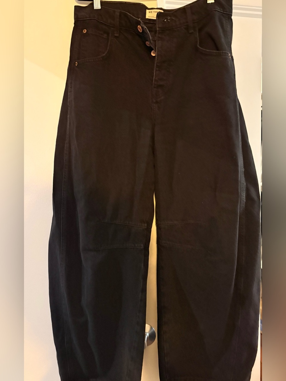 We the Free Barrel leg jeans. Black. Size 28 - Picture 6 of 6